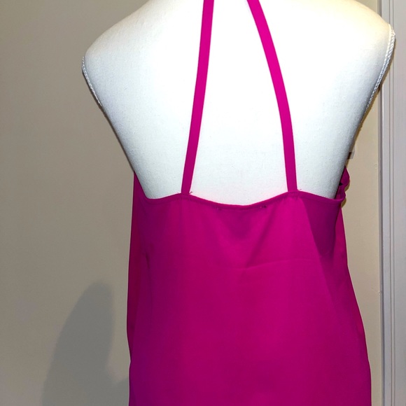 Very cute top flowing and light with lovely Chris cross in the back - Picture 3 of 4